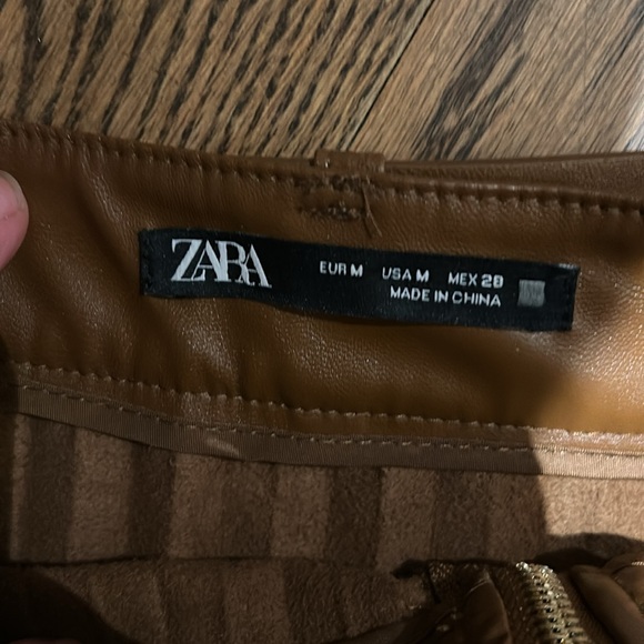 BELTED FAUX LEATHER PLEATED MIDI SKIRT- ZARA - Picture 7 of 7